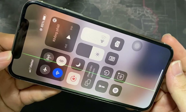 màn hình iPhone 11 bị sọc