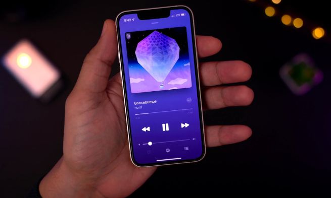 dung lượng pin iphone 13 min với người dùng cường độ trung bình
