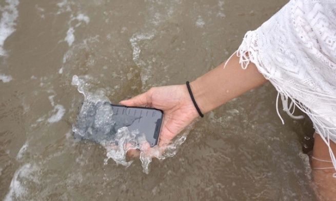 tránh tiếp xúc nước