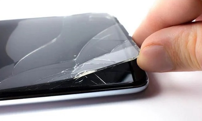 Miếng dán màn hình kém chất lượng