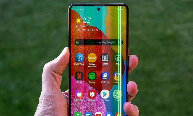 Màn hình điện thoại Samsung bị sọc dọc màu xanh