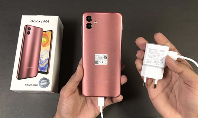 Samsung A04 sạc không vào pin