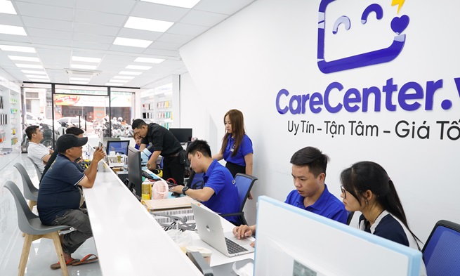 mang iPhone 12 Pro Max đi sửa chữa tại Care Center