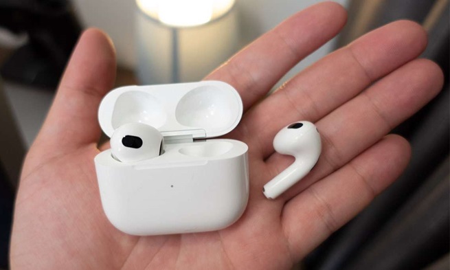 cách sửa tai nghe bluetooth sạc không vào pin