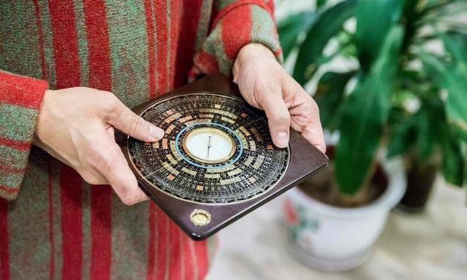 Tham khảo ý kiến chuyên gia phong thủy