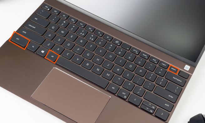 cách tắt nguồn laptop dell khi bị đơ