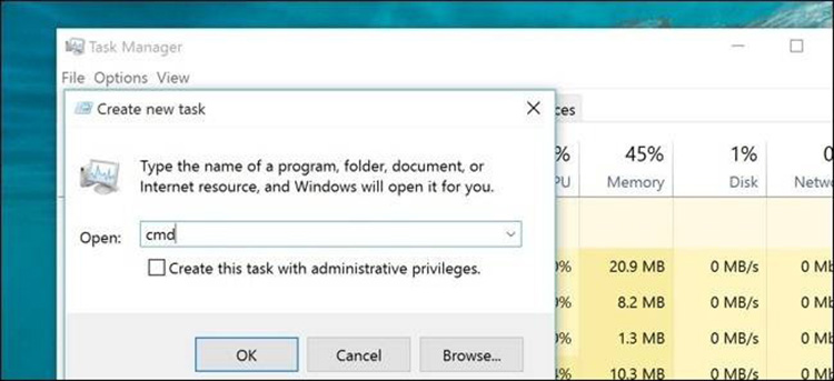 Kiểm tra bằng WMIC trong Command Prompt