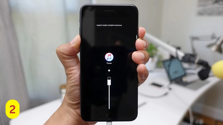 Hạ cấp iOS 18 xuống 17 bằng cách restore iPhone