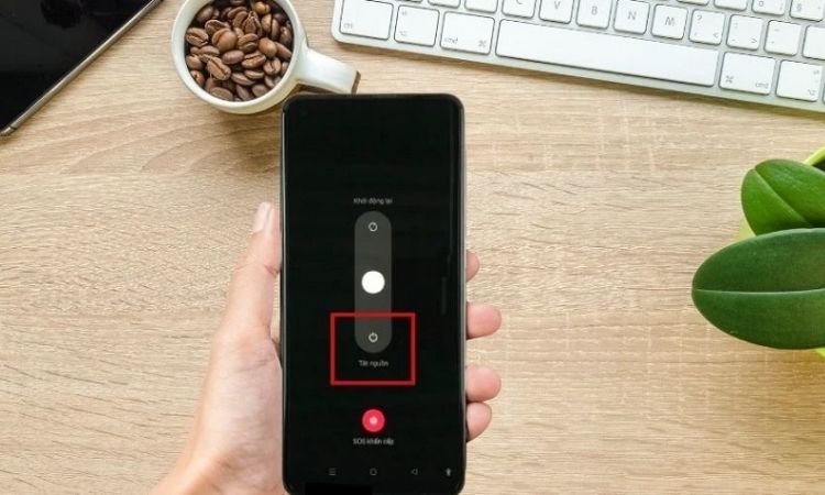 Khi nào cần sửa iPhone bị treo táo trên main