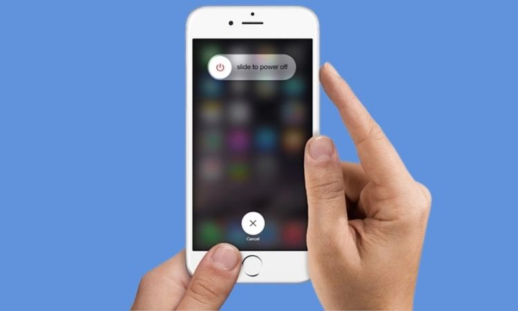 Khởi động lại iPhone bằng phím cứng