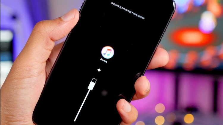 Khôi phục iPhone bằng iTunes