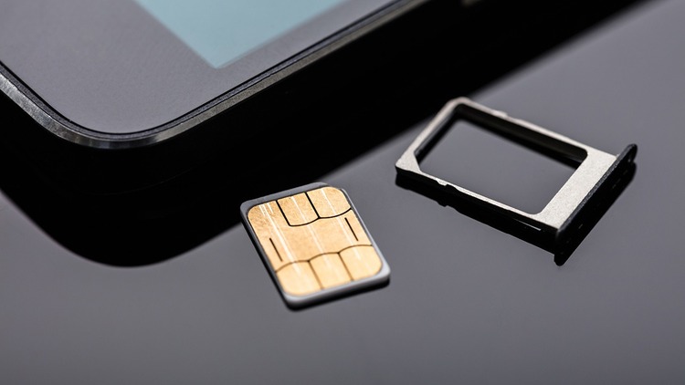 Kiểm tra lại SIM và khe SIM