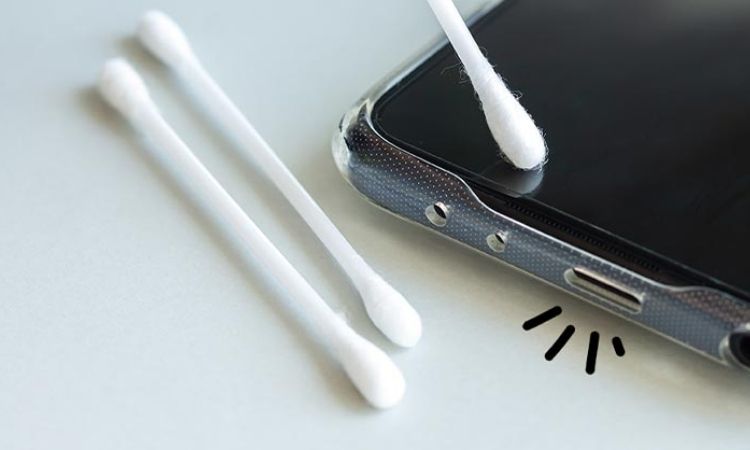 Lau khô phần ngoài cổng sạc