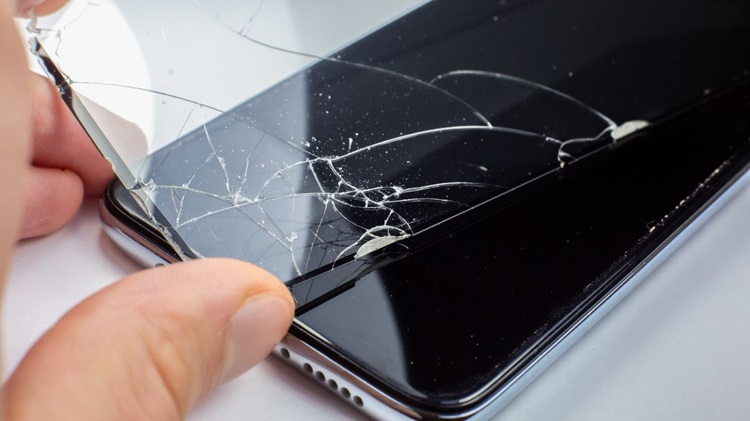 iPhone bị loạn cảm ứng khi sạc