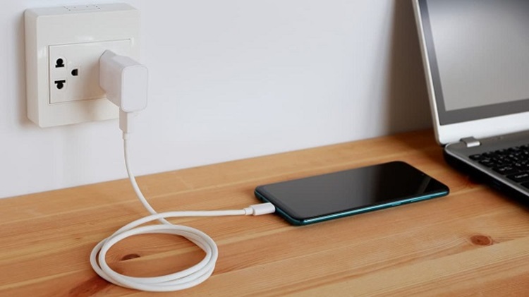 Sạc pin và thử khởi động lại