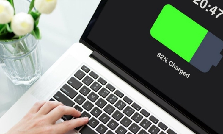 Cắm sạc laptop ở nơi thoáng mát