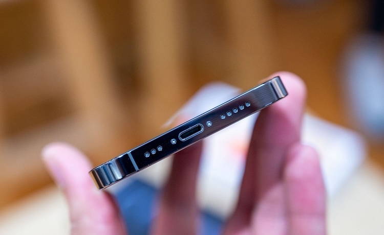 iphone 13 dùng chân sạc gì