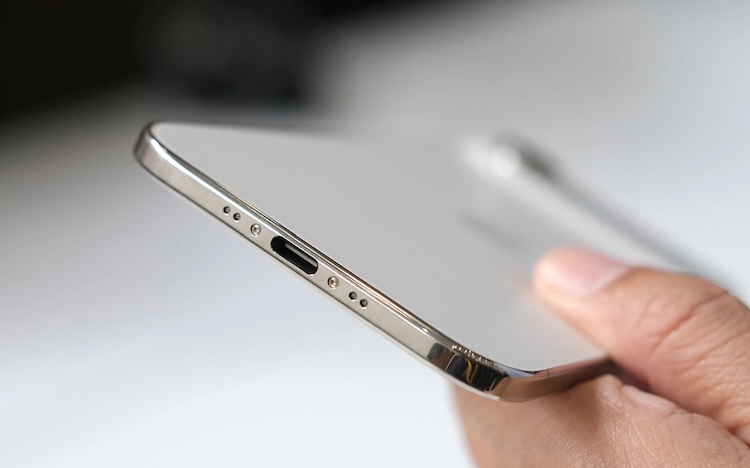 iPhone Air dùng chân sạc gì