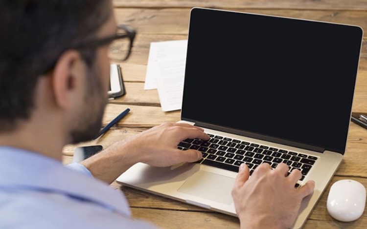 laptop không lên màn hình quạt vẫn chạy