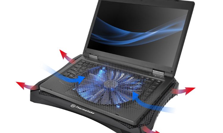 Sử dụng đế tản nhiệt hỗ trợ