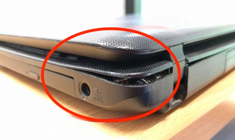 Nứt vỏ máy, bong tróc nhựa quanh bản lề