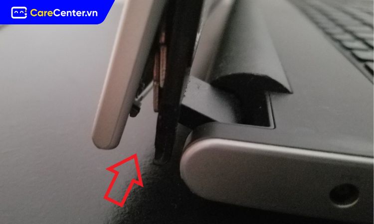 sửa bản lề laptop giá bao nhiêu