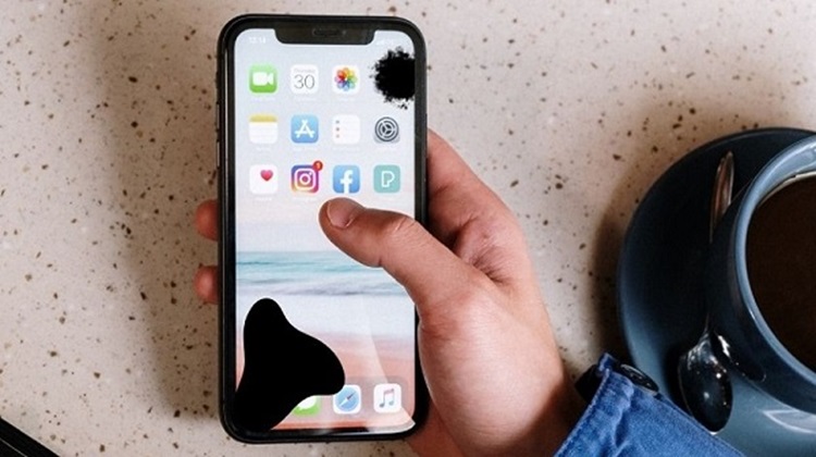 màn hình iPhone bị lem mực