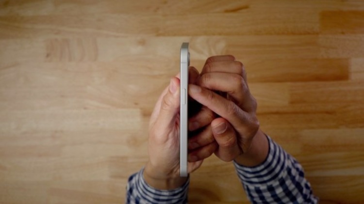Touch ID thay cho Face ID