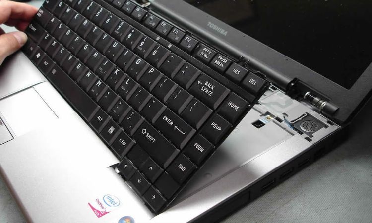 Thay thế bàn phím khi cần thiết