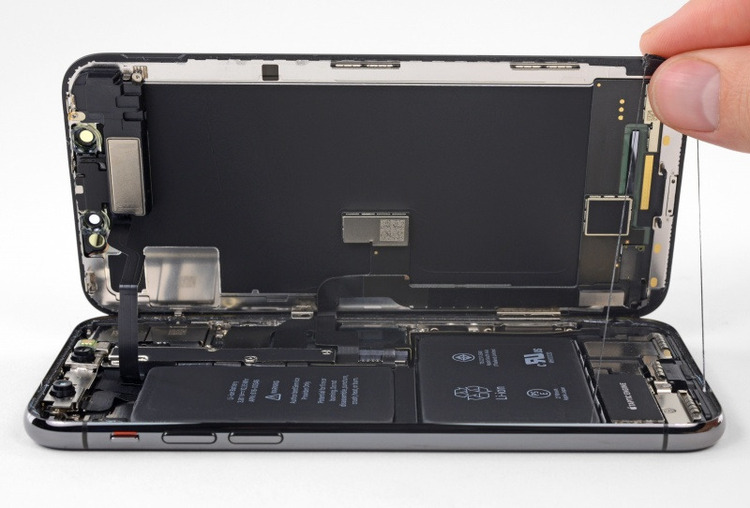 điện thoại bị vô nước đen màn hình