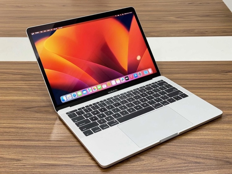 macbook pro 2017 bị nóng