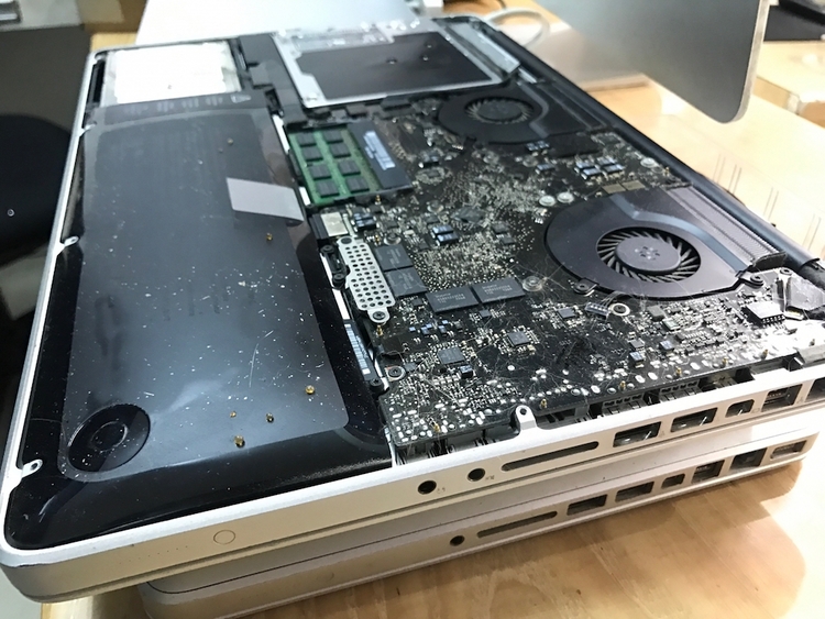 Pin MacBook bị phồng có nguy hiểm không?