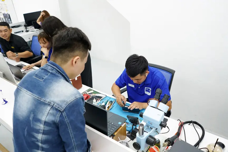 Thay pin MacBook tại Care Center