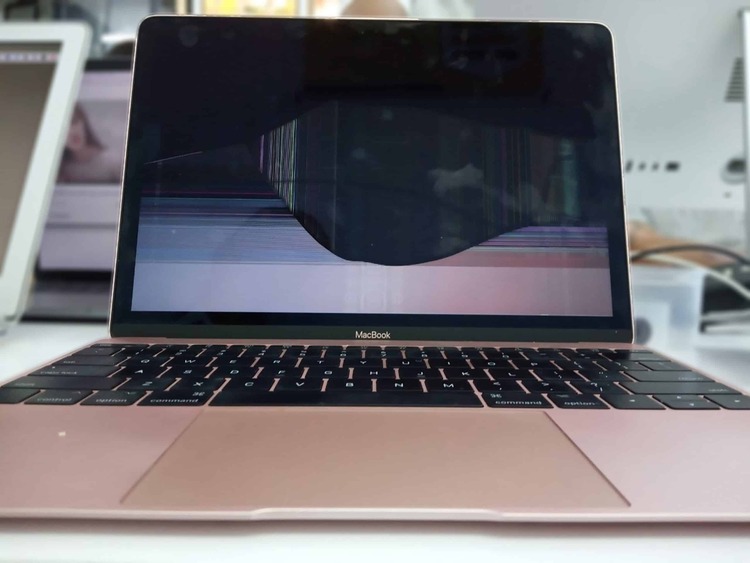 Màn hình MacBook bị sọc có sửa được không?