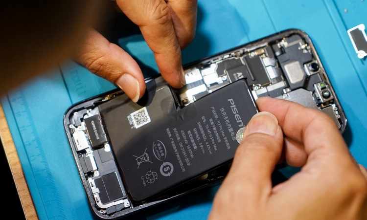 Lưu ý khi thay pin Pisen