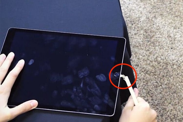 Củ sạc hoặc cáp sạc bị lỗi