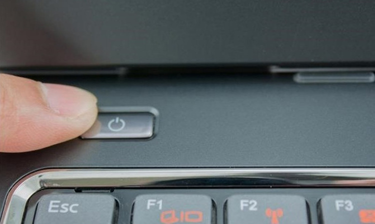 Nhấn lại nút nguồn