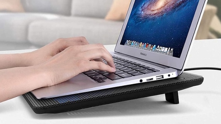 laptop tự khởi động lại