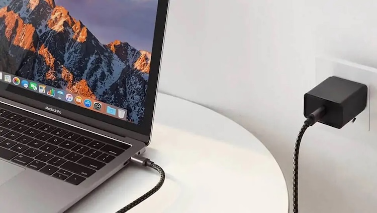 laptop tự khởi động lại