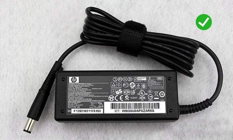 Sử dụng sạc laptop chính hãng