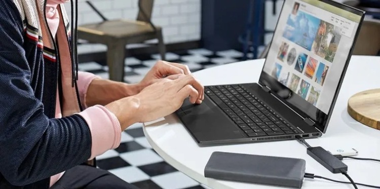 Sử dụng ứng dụng nặng hoặc đa nhiệm liên tục