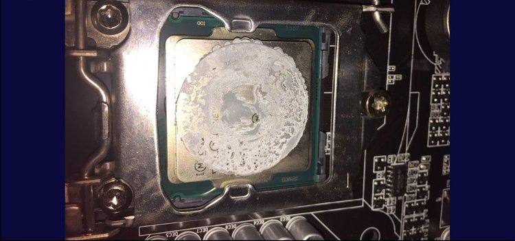 Keo tản nhiệt khô hoặc bị oxy hóa