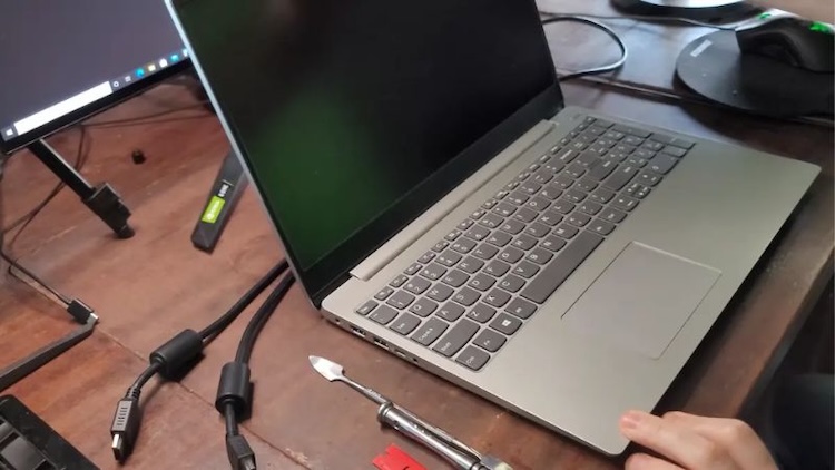Laptop không lên nguồn do đâu