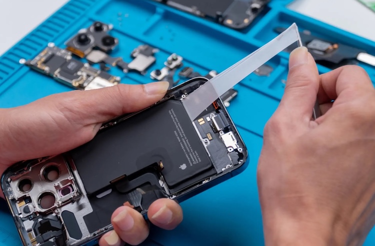 thay pin iPhone mới