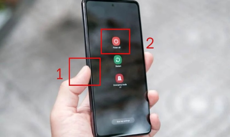 Samsung bị đơ màn hình không tắt nguồn được