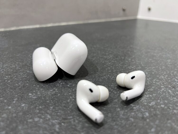 làm khô hộp sạc airpod pro