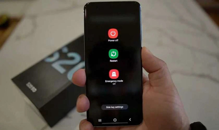 Khởi động lại điện thoại