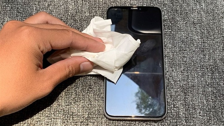 điện thoại vô nước bị đơ màn hình