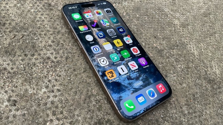 iPhone 16 Pro Max bị nóng