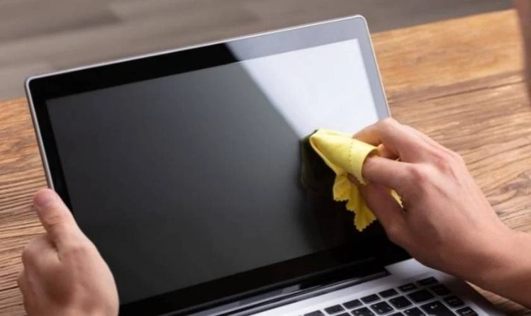 màn hình máy tính bị loang đen